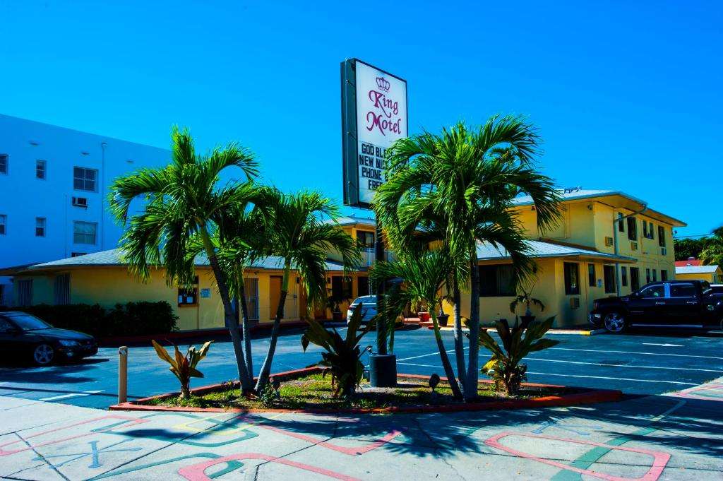 King Motel Miami palm-lined entrance in the MiMo District